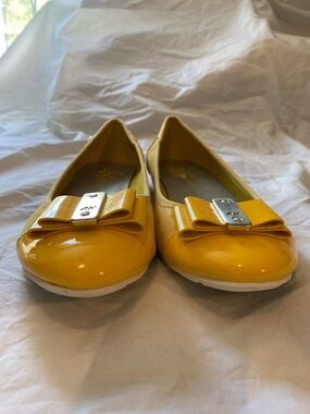 Anne Klein Yellow Patent Leather Bow Flats